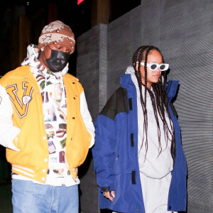 Exclusif - Rihanna et son compagnon ASAP Rocky vont dîner au Nobu de West Hollywood, Los Angeles, Californie, Etats-Unis, le 10 janvier 2022.