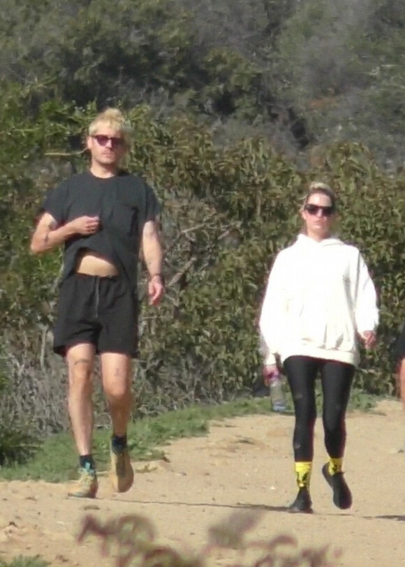 Exclusif - Les deux ex G-Eazy et Ashley Benson font une randonnée dans le parc Griffith à Los Feliz le 26 janvier 2022. 