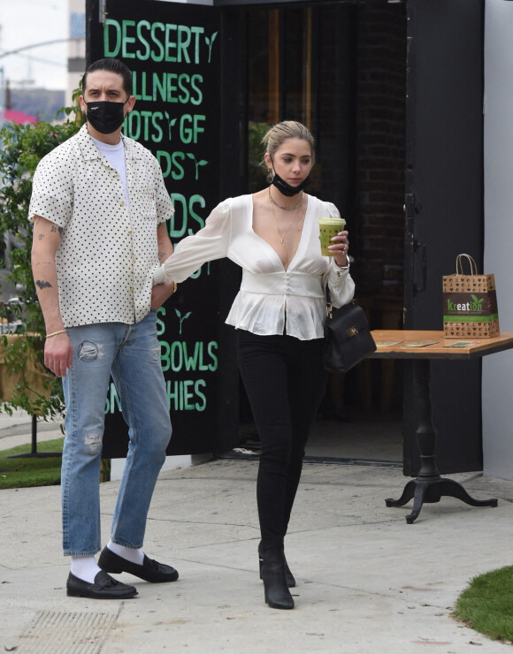 Ashley Benson et son compagnon G-Eazy se font une virée shopping à Los Angeles, Californie, Etats-Unis.
