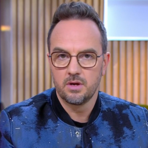 Jarry évoque la réaction de sa mère à l'annonce de son homosexualité