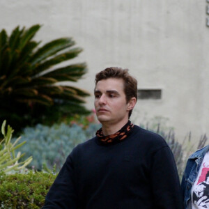 Exclusif - Dave Franco et sa femme Alison Brie sont en route pour une manifestation Black Lives Matter à Los Angeles le 7 juin 2020.