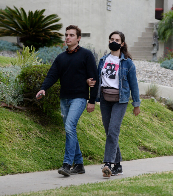 Exclusif - Dave Franco et sa femme Alison Brie sont en route pour une manifestation Black Lives Matter à Los Angeles le 7 juin 2020.
