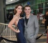 Alison Brie et son mari Dave Franco - Les célébrités arrivent à la première de Glow à Los Angeles le 21 juin 2017. 