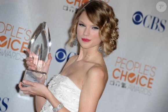 La délicieuse Taylor Swift, à l'occasion des People's Choice Awards 2010, qui se sont tenus au Nokia Theatre de Los Angeles, le 6 janvier 2010.
