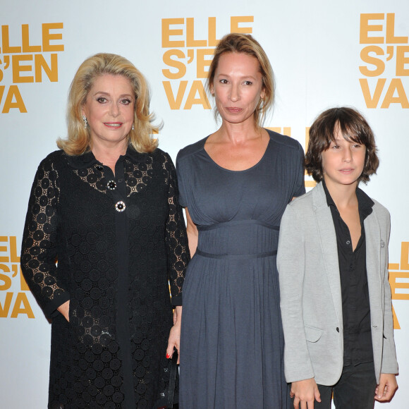Catherine Deneuve, Emmanuelle Bercot ( realisatrice) et Nemo Schiffman - Premiere du film "Elle s'en va" au cinema Arlequin a Paris le 16 septembre 2013. 