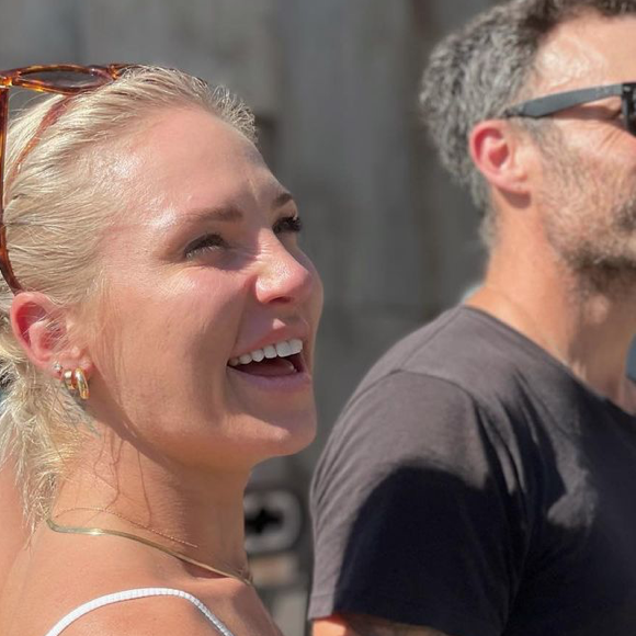 Brian Austin Green et Sharna Burgess en août 2021.