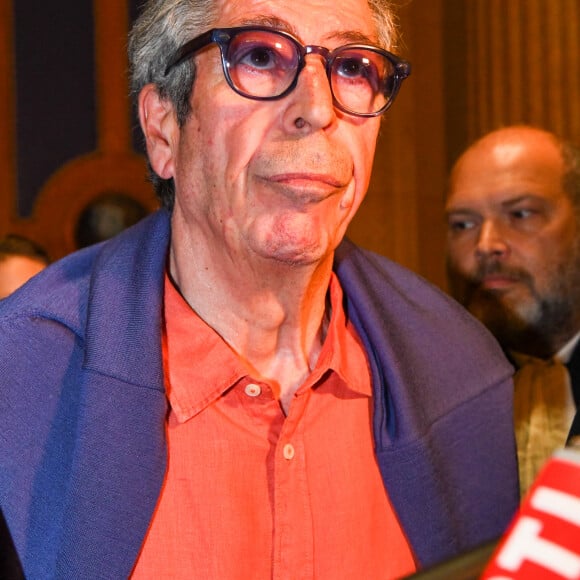 Patrick Balkany à la sortie du palais de justice de Paris après sa condamnation à cinq ans de prison ferme