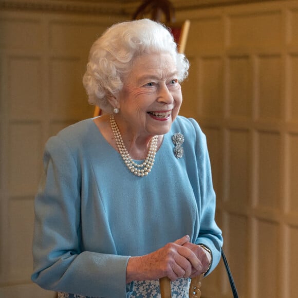 Elisabeth II à Sandringham House, qui est la résidence de la reine à Norfolk, lors d'une réception avec des représentants de groupes communautaires locaux pour célébrer le début du Jubilé de platine.