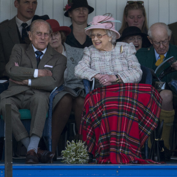 La reine Elisabeth II d'Angleterre, le prince Philip, duc d'Edimbourg - La famille royale d'Angleterre assiste aux jeux de Braemar en Ecosse le 2 septembre 2017.