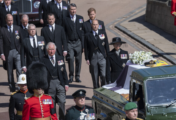 Le prince Charles, prince de Galles, la princesse Anne, le prince Andrew, duc d'York, le prince Edward, comte de Wessex, le prince William, duc de Cambridge, Peter Phillips, le prince Harry, duc de Sussex, David Armstrong-Jones, comte de Snowdon, Sir Timothy Laurence - Arrivées aux funérailles du prince Philip, duc d'Edimbourg à la chapelle Saint-Georges du château de Windsor, le 17 avril 2021.