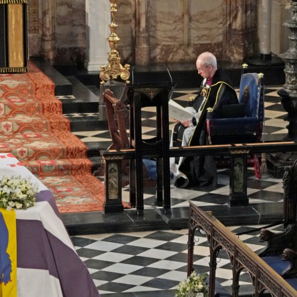 L'archevêque de Canterbury et primat de la Communion anglicane Justin Welby, La reine Elisabeth II d'Angleterre et Le prince Andrew, duc d'York, - Funérailles du prince Philip, duc d'Edimbourg à la chapelle Saint-Georges du château de Windsor, Royaume Uni, le 17 avril 2021.