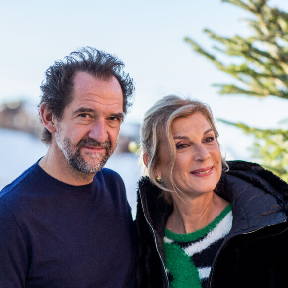 Stéphane De Groodt et Michèle Laroque - Photocall du film "Chacun chez soi" lors de la 23e édition du Festival de l'Alpe d'Huez, le 16 janvier 2020. © Cyril Moreau/bestimage