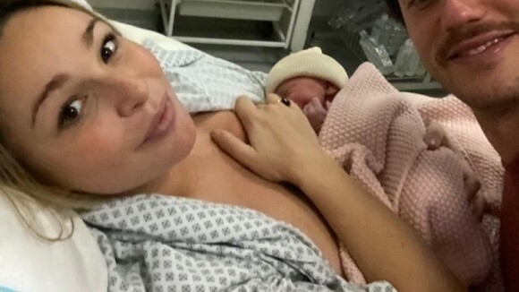 Cindy Poumeyrol maman : grosse frayeur avec son nouveau-né et visite aux urgences