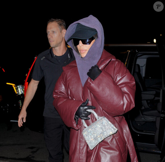 Kim Kardashian arrive à son hôtel à New York, après les répétitions de l'émission "Saturday Night Live". Le 7 octobre 2021.