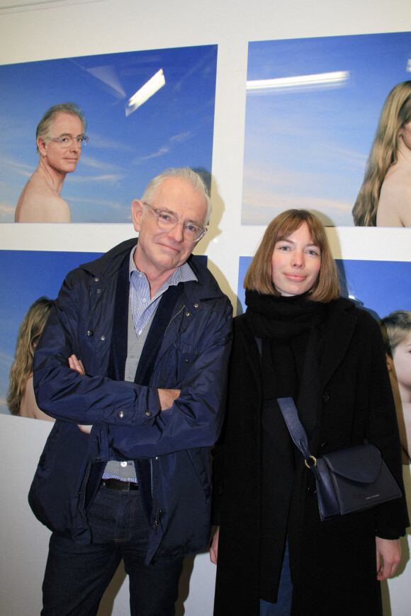 Exclusif - Mac Lesggy et sa fille - People au vernissage de l'artiste Paolo Calia à la galerie Mazarine Variations à Paris. Le 18 novembre 2021 