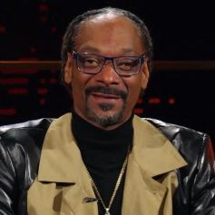Snoop Dogg sur le plateau de l'émission "Top Viral Video of 2021" à Los Angeles, le 28 décembre 2021.