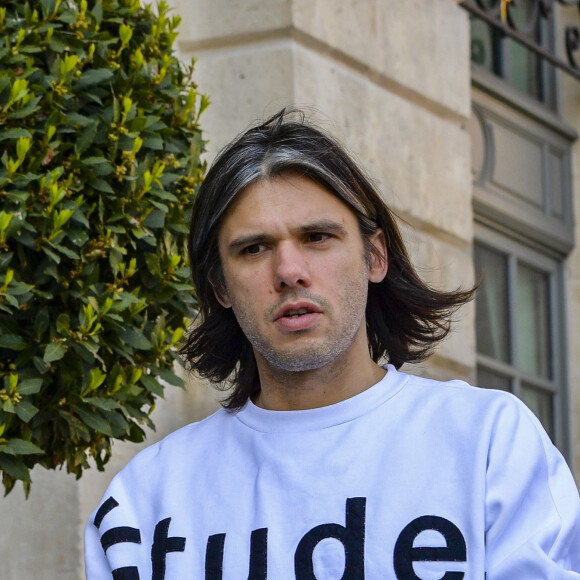 Exclusif - Orelsan devant l'hôtel Ritz, Paris, le 11 avril 2019. 