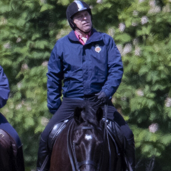Le prince Andrew, duc d'York, lors d'une balade à cheval à Windsor, Royaume Uni, le 24 mai 2021.