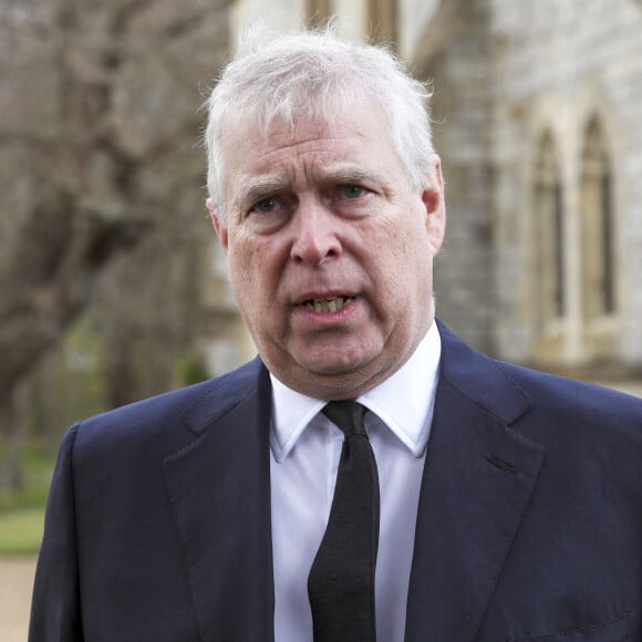 Le prince Andrew, duc York, assiste au service religieux du dimanche en la chapelle royale à Windsor.