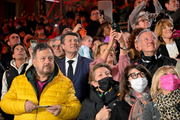 Christian Estrosi (maire de Nice) et sa femme Laura Tenoudji Estrosi, assistent à la cérémonie d'ouverture du 137ème Carnaval de Nice avec pour thème le "Roi des animaux", en compagnie de Bernard Gonzalez (préfet des Alpes-Maritimes) et Henry-Jean Servat. Nice, le 11 février 2022. 