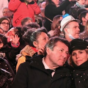 Christian Estrosi, le maire de Nice et sa femme Laura Tenoudji Estrosi durant le 1er corso carnavalesque du Carnaval de Nice 2022, Roi des Animaux, place Masséna à Nice, le 12 février 2022. © Bruno Bebert/Bestimage 