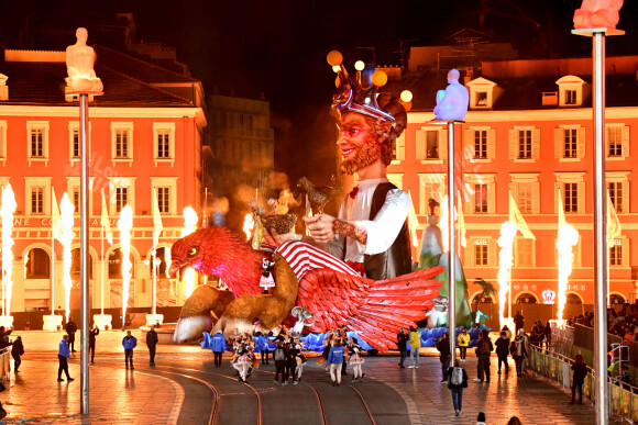 Le char du Roi durant le 1er corso carnavalesque du Carnaval de Nice 2022, Roi des Animaux, place Masséna à Nice, le 12 février 2022. Nice, le 12 février 2022. © Bruno Bebert/Bestimage 
