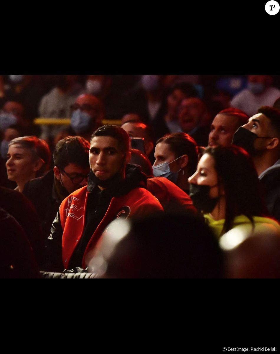 Exclusif - Achraf Hakimi (arrière droit au Paris Saint-Germain) - Gala de MMA ARES FC 2 au Palais des Sports Marcel Cerdan à Levallois-Perret le 11 décembre 2021. © Rachid Bellak/Bestimage