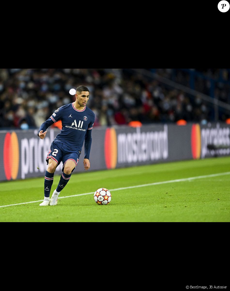 Achraf Hakimi (PSG) - Match de Ligue Des Champions "PSG - Bruges" (4-1) au Parc des Princes à Paris le 7 décembre 2021. © JB Autissier/Panoramic/Bestimage