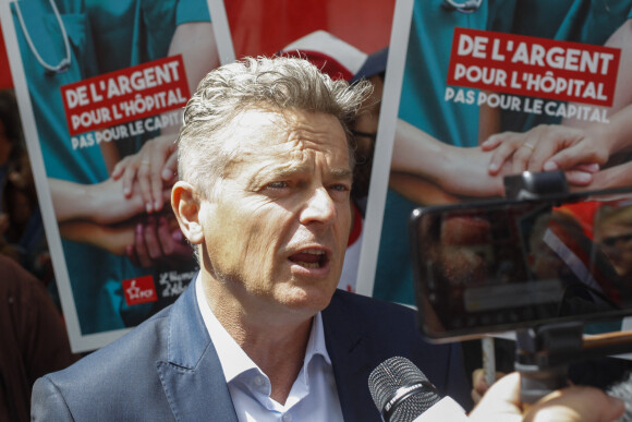 Fabien Roussel - Manifestation des personnels soignants à l'appel des syndicats et collectifs hospitaliers à Paris, le 16 juin 2020. © Michael Baucher / Panoramic / Bestimage 