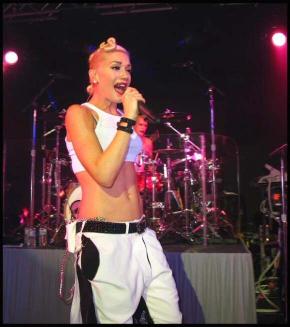 Gwen Stefani en plein show, à l'occasion du réveillon du jour de l'an donné par Roman Abramovich dans sa villa de Saint-Barthelemy, le 31 décembre 2009.