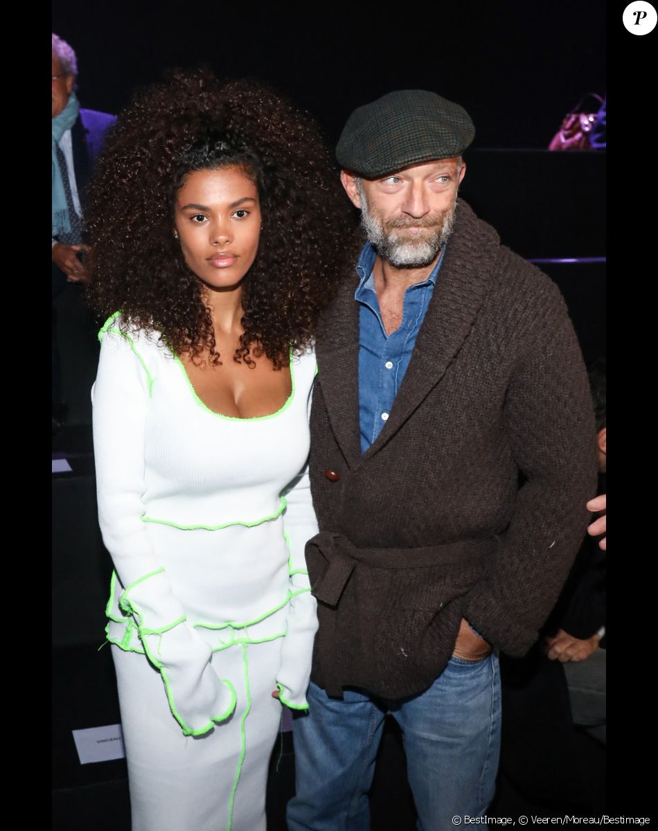 Vincent Cassel et sa femme Tina Kunakey - People lors du "Etam Live Show 2018" aux Beaux-Arts à Paris, le 25 septembre 2018. © Veeren/Moreau/Bestimage
