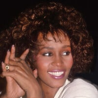 Whitney Houston bisexuelle : elle a eu une histoire d'amour avec son amie d'enfance
