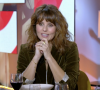 Anne-Elisabeth Lemoine chute dans "C à vous" - France 5