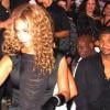 Beyoncé a mis le feu à la soirée organisée par Roman Abramovich, le 31 décembre dernier... pendant que son mari se la coule douce, cigard au bec !