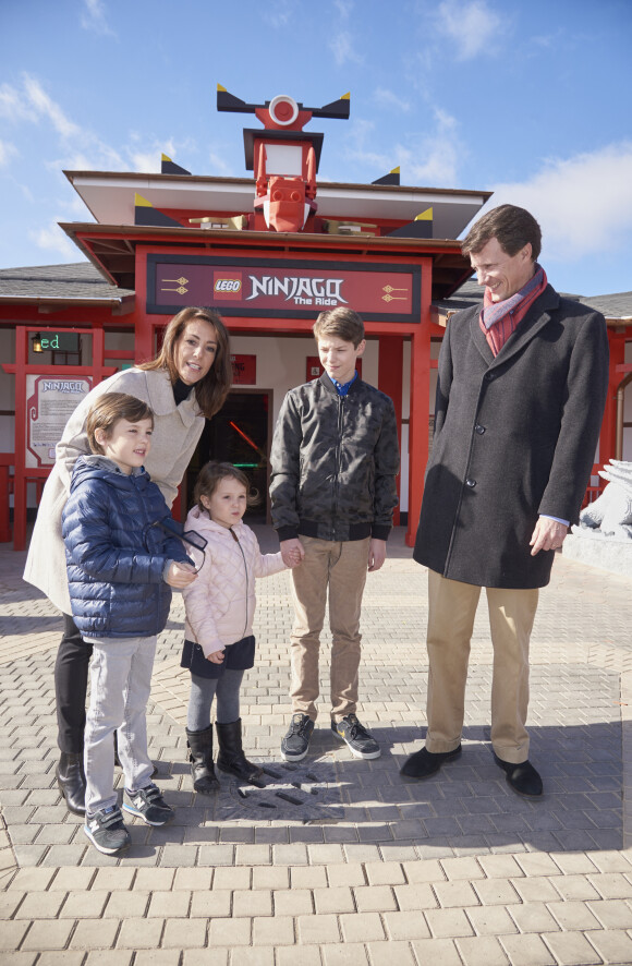 Le prince Joachim, la princesse Marie et leurs enfants, le prince Felix, le prince Henrik et la princesse Athena en visite à Legoland, Danemark le 19 Mars 2016.