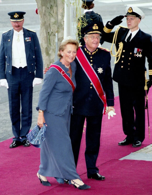 Le roi Albert II de Belgique et La reine Paola de Belgique - 20 ème anniversaire du mariage du prince Haakon et de la princesse Mette-Marit de Norvège (Mette-Marit Tjessem Høiby), célébré le 25 août 2001 à Oslo.