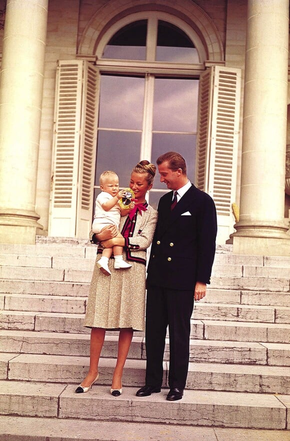 Albert de Belgique, son épouse Paolo et leur fils aîné le prince Philippe en 1961. 