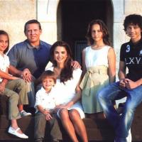 La magnifique reine Rania de Jordanie vous envoie du bonheur... avec toute sa famille !