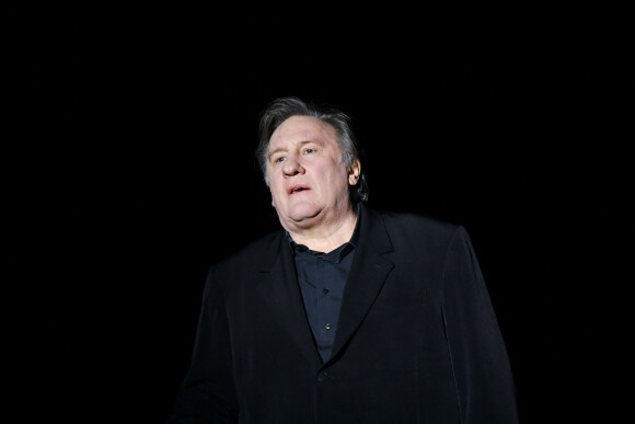 Exclusif - Gérard Depardieu chante "Barbara" sur la scène du palais des congrès Atlantia en pré-ouverture du 5ème festival du cinéma et musique de film de la Baule le 4 novembre 2018. © José Texeira/Bestimage 