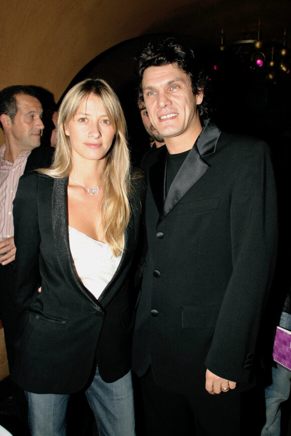 Marc Lavoine et sa femme Sarah Poniatowski chez Castel à Paris.