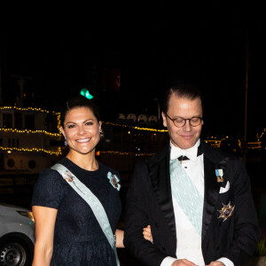 La princesse Victoria et le prince Daniel de Suède - La famille royale de Suède à son arrivée à la cérémonie du 250e anniversaire du "Kungl. Musikaliska Akademien" (Académie royale de musique) à Stockholm. Le 29 novembre 2021 