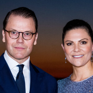 La princesse Victoria et le prince Daniel dînent à la résidence de l'ambassadeur de Suède à Rome le 18 octobre 2021. 