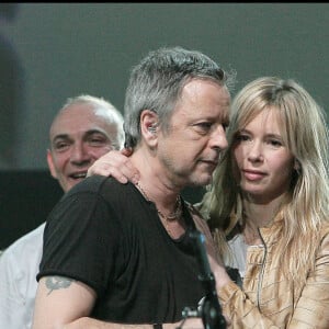 RENAUD ET SA FEMME ROMANE SERDA (ENCEINTE) - CONCERT LIBERTAD AU ZENITH DE ROUEN EN SOUTIEN A INGRID BETANCOURT ET AUX AUTRES OTAGES COLOMBIENS  