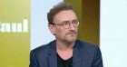 Jean-Paul Rouve propose un moment de silence à Laurent Delahousse dans "20h30 le dimanche" en direct sur France 2