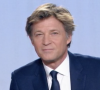 Jean-Paul Rouve propose un moment de silence à Laurent Delahousse dans "20h30 le dimanche" en direct sur France 2