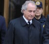 Bernard Madoff arrive à la cour de justice de New York pour répondre des charges sur la fraude monétaire à New York City, New York, Etats-Unis