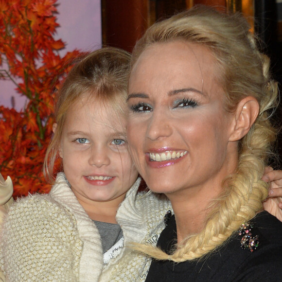 Elodie Gossuin et sa fille Joséphine - Projection exceptionelle de "La Reine des Neiges 2 " au Grand Rex à Paris le 13 novembre 2019. © Veeren Ramsamy/Bestimage