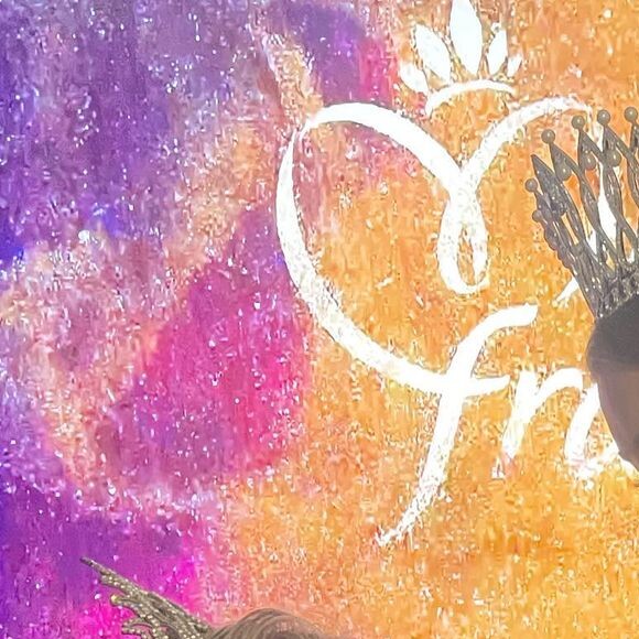 Les filles d'Elodie Gossuin, Joséphine et Rose rejouent Miss France. @ Instagram / Elodie Gossuin