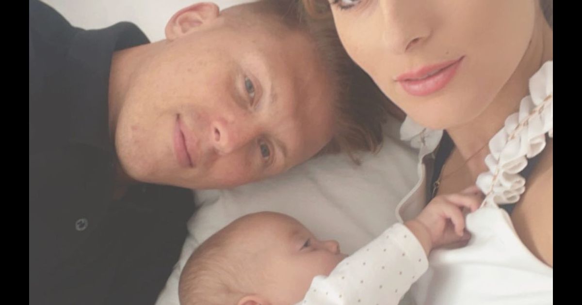 Camille et Nicolas Santoro de Familles nombreuses avec leur fille Alba