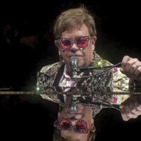 "C'était horrible à voir" : Elton John "secoué", son jet victime d'un problème en vol, d'importants secours mobilisés